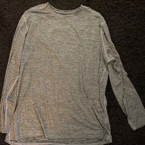 Long sleeve athletic shirt